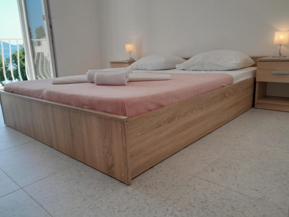 Apartmani Urlic Сресер Экстерьер фото